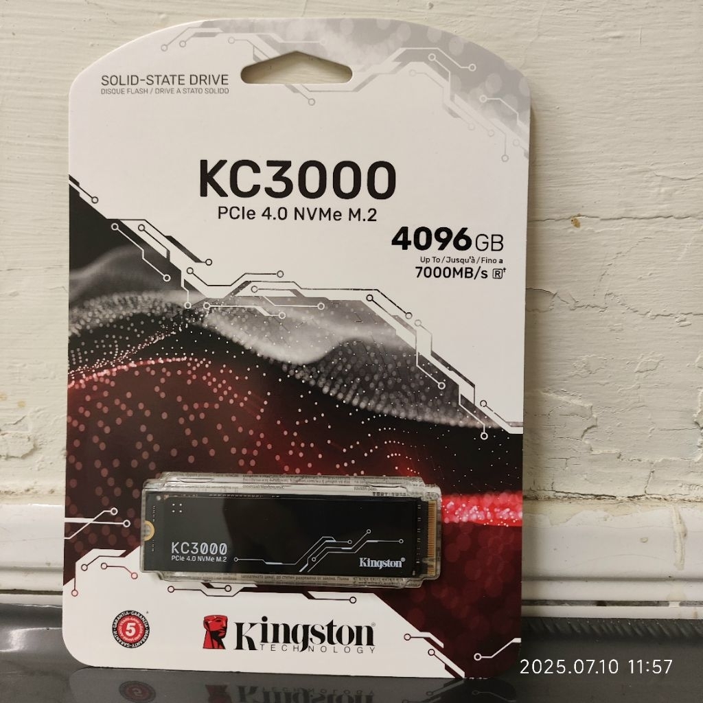 全新未拆金士頓kc3000 4tb  gen4 nvme ssd 5 年保