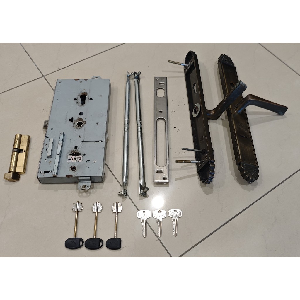 義大利頂級豪宅CISA鎖(內含2份鎖+共6把鑰匙)詳載如圖