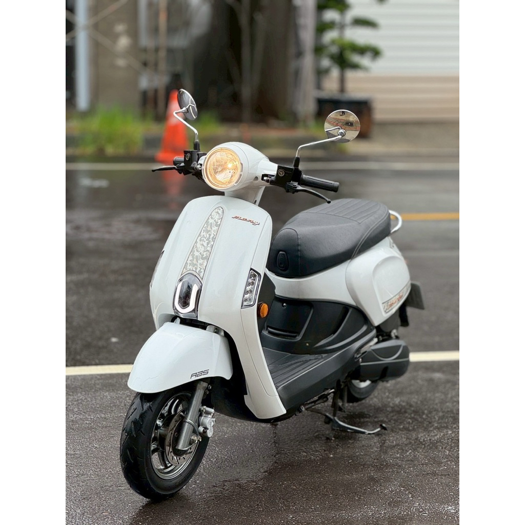 2019年 光陽 NEW MANY 125 ABS 漆面乾淨漂亮，輕巧代步搭配ABS行車更安心