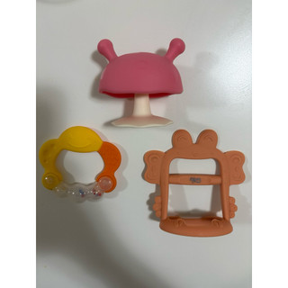 寶寶固齒器/Mombella 蘑菇固齒器🍄/TGM白金矽膠固齒器 手腕穿握型 螃蟹橘色固齒器/Richell利其爾聲音系