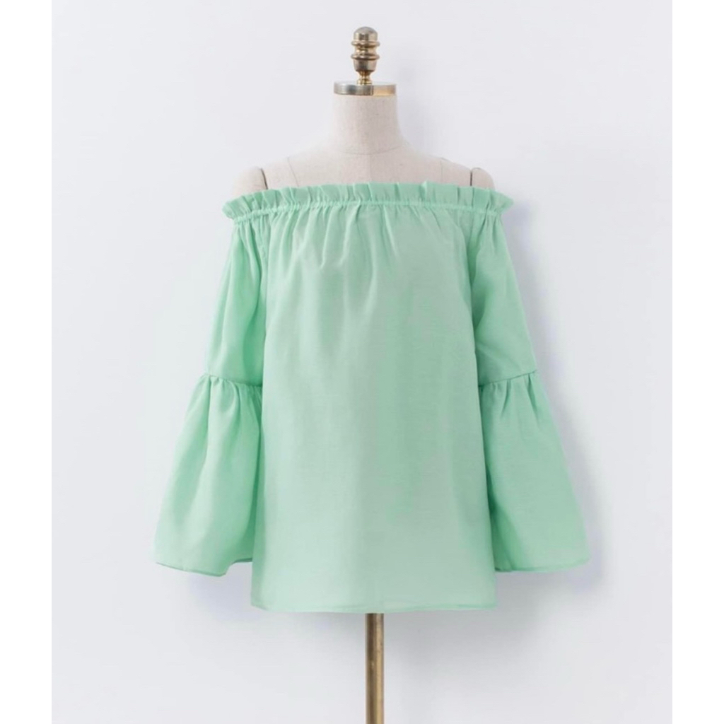 Mercci22上衣淺綠短袖 Mercci22衣服綠一字領短袖 綠一字領上衣 綠寬上衣 短袖全新