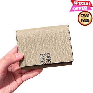 Loewe Anagram Trifold 卵石紋小牛皮三折錢包 沙色