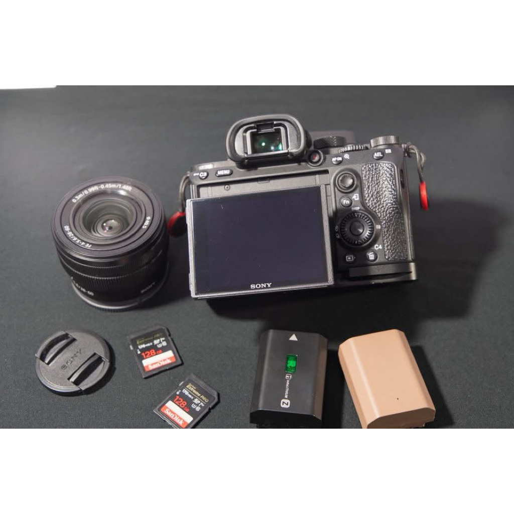 二手 Sony A73 + 28-60 +記憶卡 +電池充電器