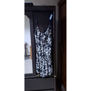 MOMA 扶桑花吊帶連身短褲（二手）