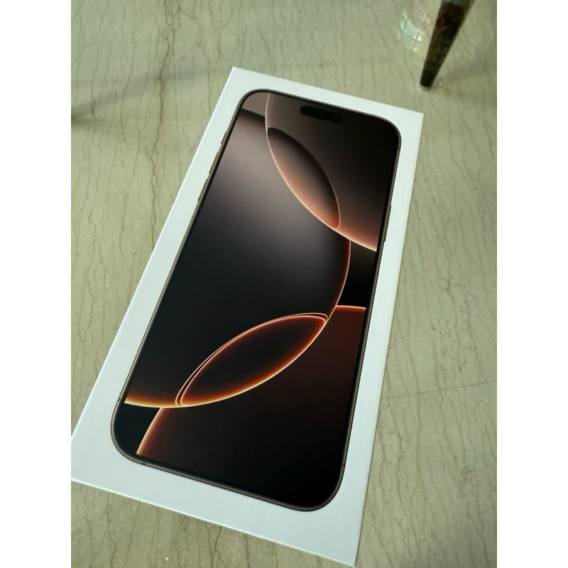 全新-iPhone 16 Pro Max 256GB 沙漠色鈦金屬 （4/11 神腦國際購入）