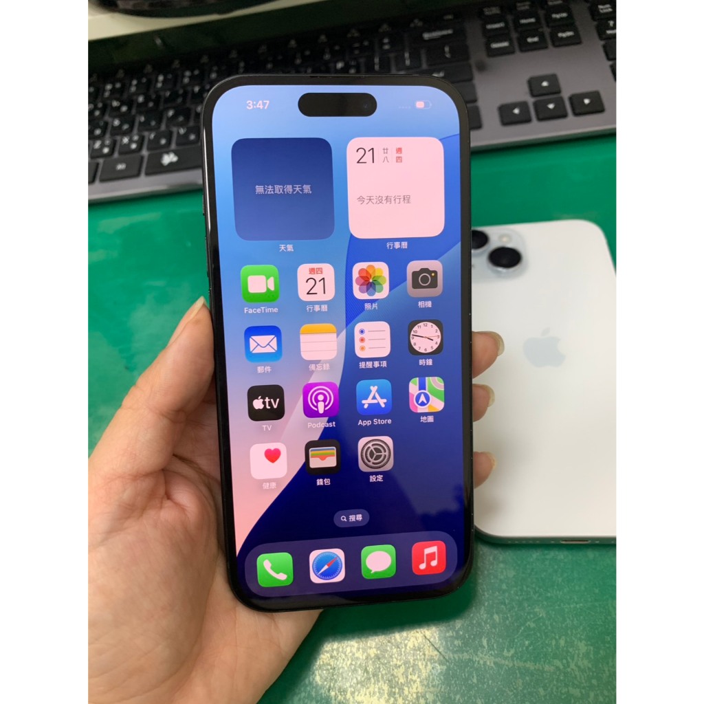 iPhone 15 Plus 128g黑色 /iPhone15  Pro128g 256g 白色鈦金屬 / 蘋果二手手機