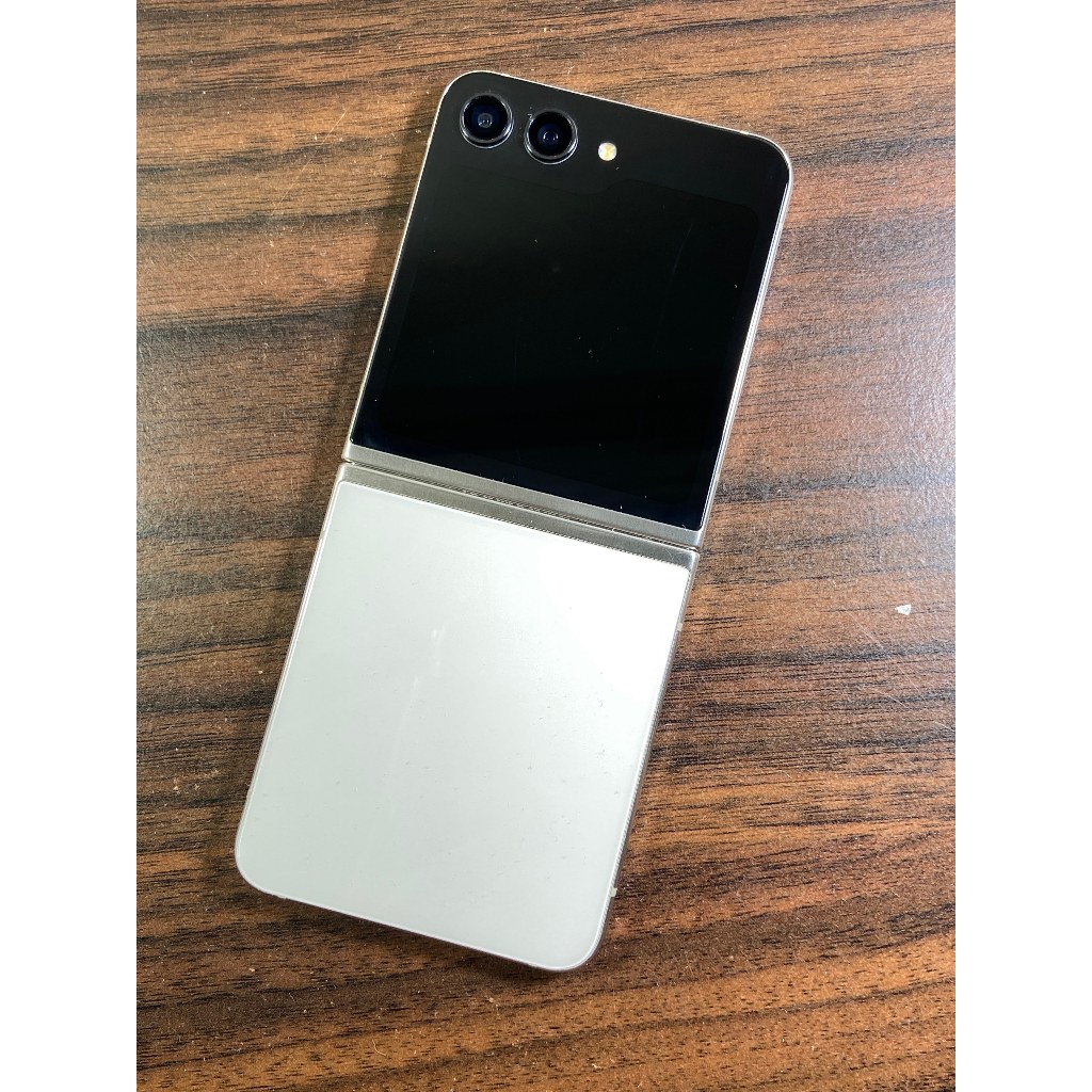 Samsung Z Flip 5 5G 8G+256G Z flip5二手三星摺疊手機 五代 米色手機
