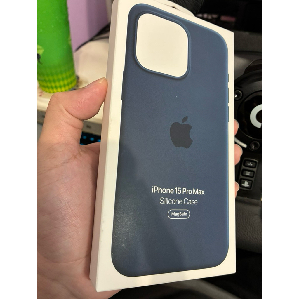 iPhone 15 Pro max原廠矽膠保護殼8成新