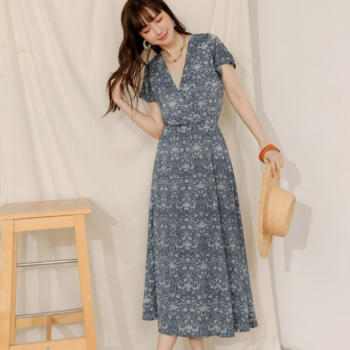 OB嚴選 涼感．冰箱空氣紗V領鬆緊收腰洋裝 《DA9138》大尺碼/女裝/現貨