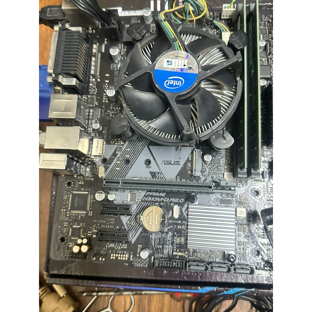 售二手半套i5-8500含原廠銅底風扇 主機板華碩h360m-D含擋板計億體8gx2=16g送240g ssd
