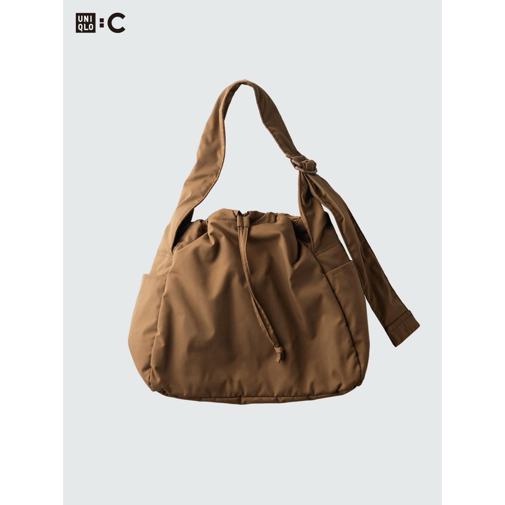 UNIQLO C系列 男女適用 澎軟肩背包 475638