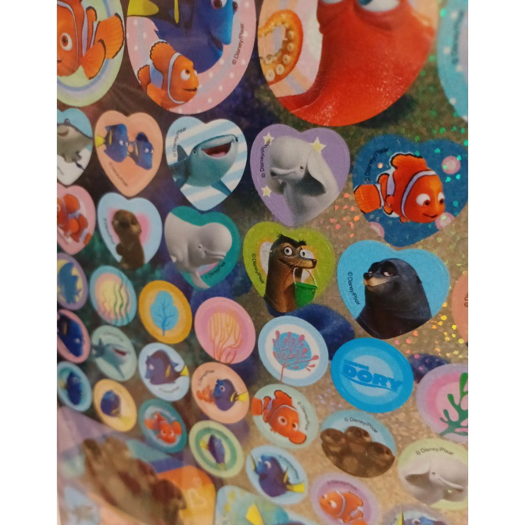 正版現貨 🐠🐟海底總動員多莉去哪裡 大張彩色貼紙 多莉Eory與尼莫Nemo 商品檢驗標識