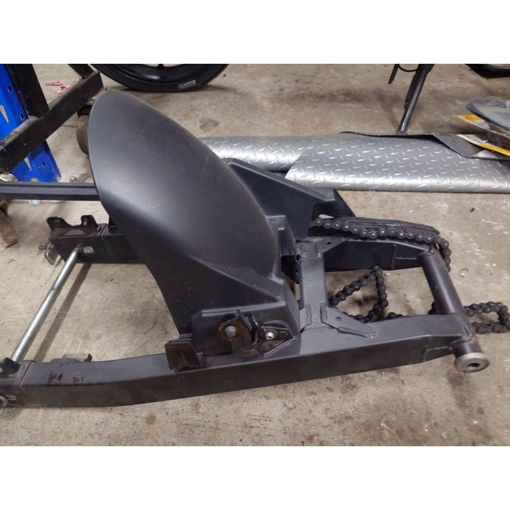 YAMAHA MT15 後搖臂 搖臂