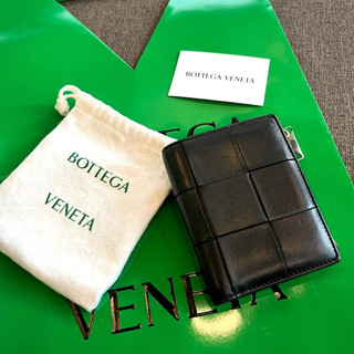 (已售出）📢二手近新 BV實用性最高的秒殺爆款🔥Bottega Veneta BV新款大格子編織雙折短夾 正品