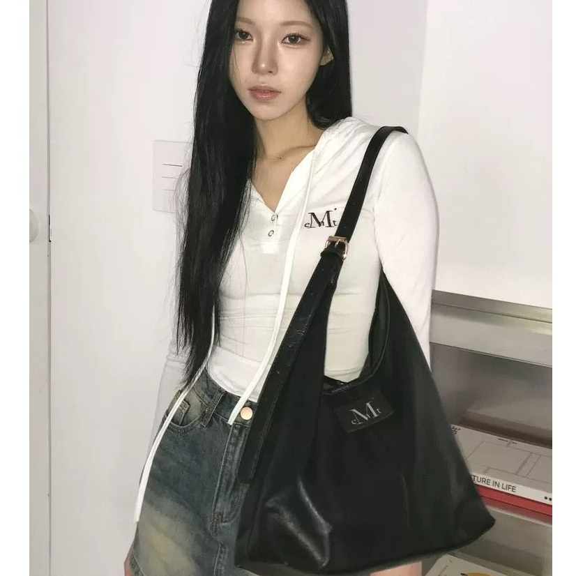 【台現】MUCENT 韓國超火設計師品牌 斜背包 皮革 側背包 大容量 韓國包包 通勤包 日常包 包包 肩背包 韓國代購