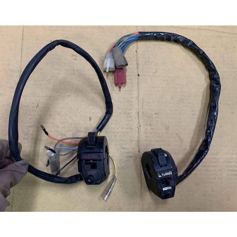 野狼傳奇R 傳狼 傳奇 左.右開關 化油板 R狼 R傳奇 手把開關 把手開關 大燈 啟動 方向燈 遠近燈 喇叭 開關 三