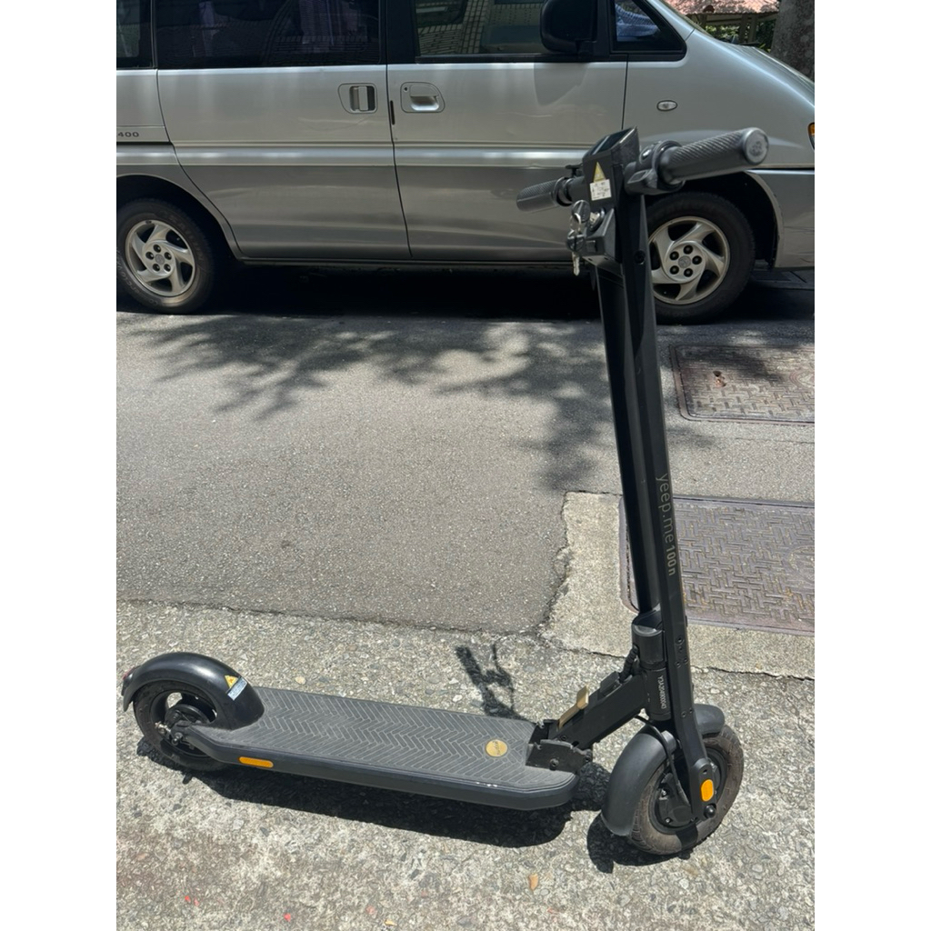 二手電動滑板車 7.5成新 法國電動滑板車 Yeep.me 100n 前後充氣胎 折疊後車廂收納