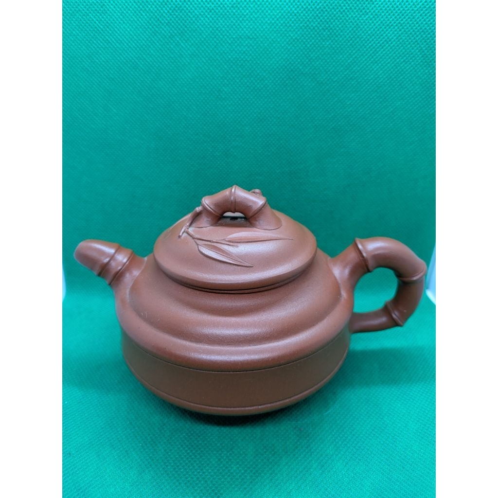 中国古美術・原鉱紫泥壽桃紫砂壺・底款：汪寅仙・紫砂壺・急須・茶壺・茶道具・置物 中国古美術・原鉱紫泥壽桃紫砂壺・底款：汪寅仙・紫砂壺・急須・茶壺