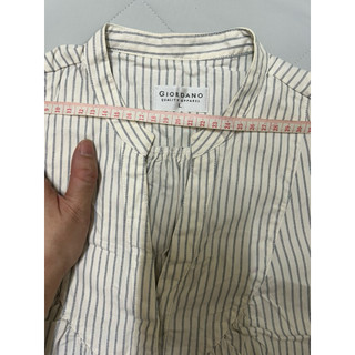 GIORDANO白底藍條紋彈性上衣