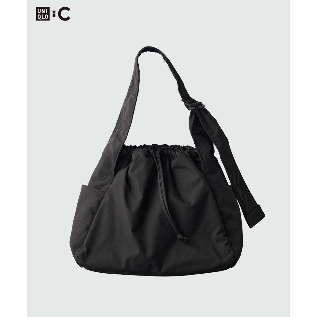 UNIQLO C 男女適用 澎軟肩背包 475638