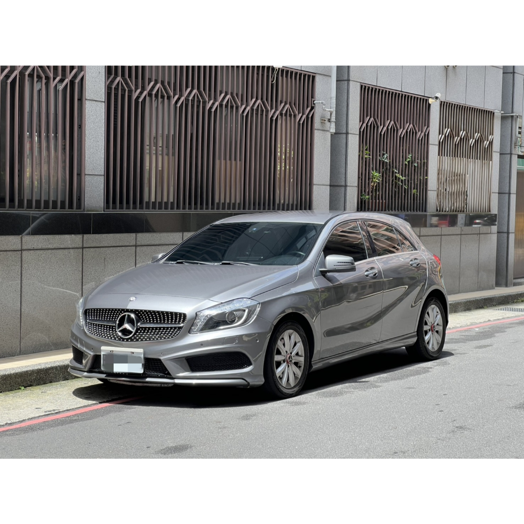 售車 2013 賓士Benz A180 1.6 五門掀背車 進口車 認證中古車 W176