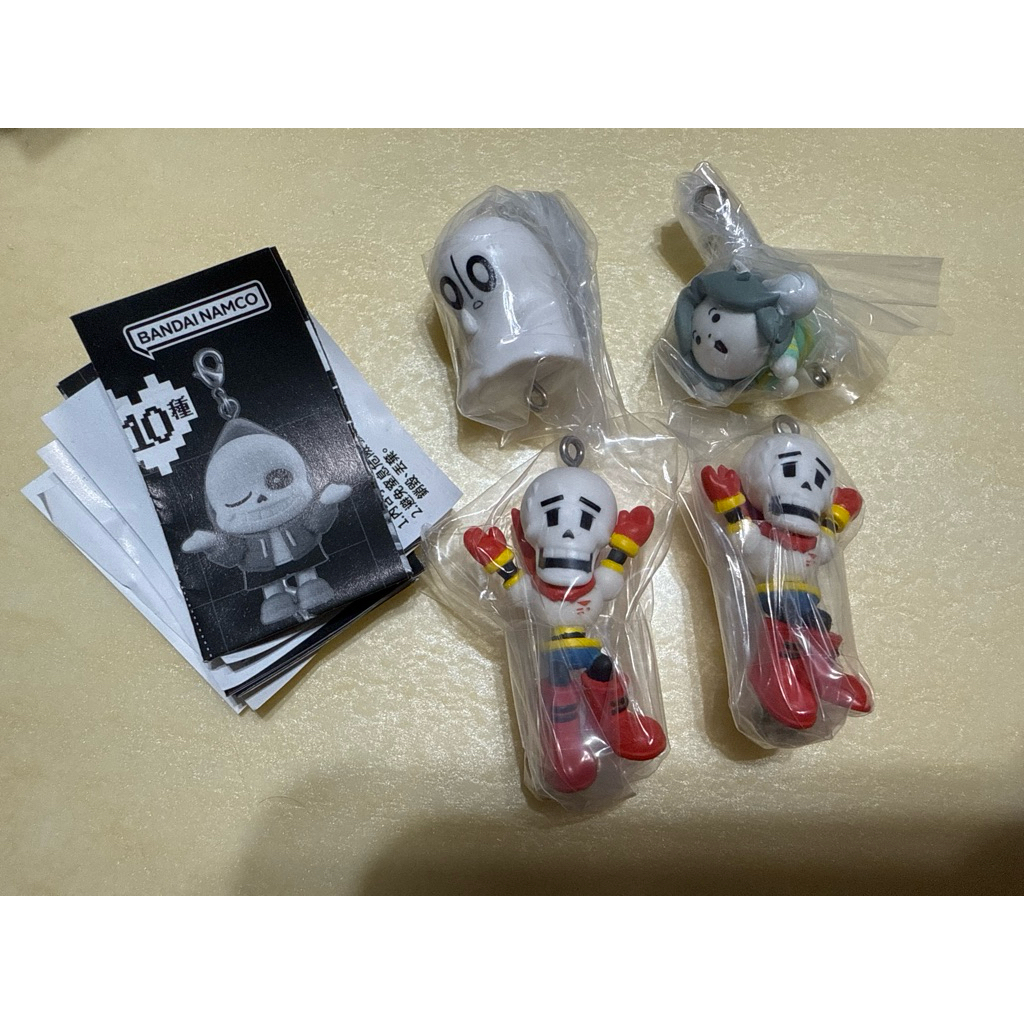 UNDERTALE 扭蛋 串連吊飾 串串 PAPYRUS TOBY FOX TIMMIE NAPSTABLOOK 吊飾
