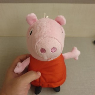全新 正版 吊牌在 Peppa Pig。佩佩豬 粉紅豬小妹 家家酒系列 音效 壓肚子會發出聲音(咯咯笑佩佩絨毛娃娃）