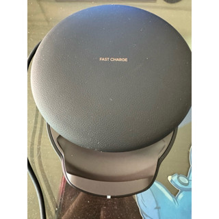 SAMSUNG 型號EP-PG950 無線閃充充電座 可變形臥立 ，兩用折疊式 近全新…無包裝盒