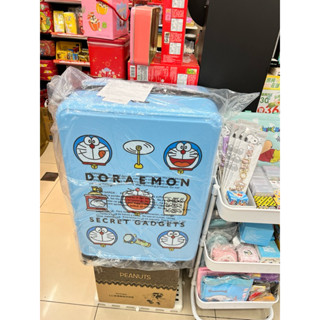 全新/哆啦A夢28吋超大行李箱；隱藏版蠟筆小新款式。24小時內出貨！