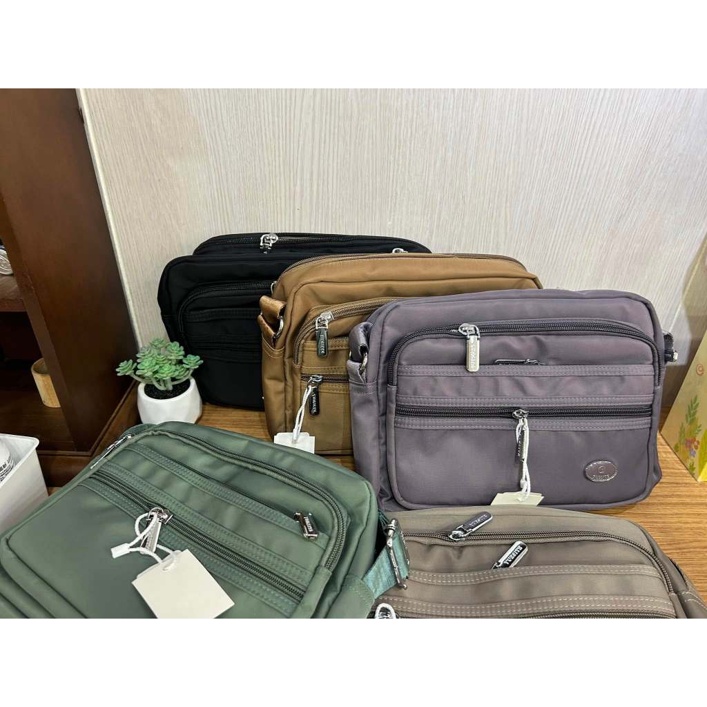 YUESITE 多夾層包  斜揹、側背包  中型包款