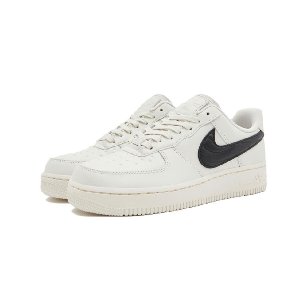 W Nike Air Force 1 '07 全白黑浮雕勾 FV1182-001【Fashion SPLY】