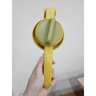 手動榨汁器擠壓器檸檬榨汁器壓轉兩用黃綠款