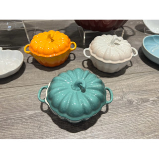 LE CREUSET《萬聖節》南瓜烤盅350ml-(珊瑚橘/蛋白霜/綠光森林