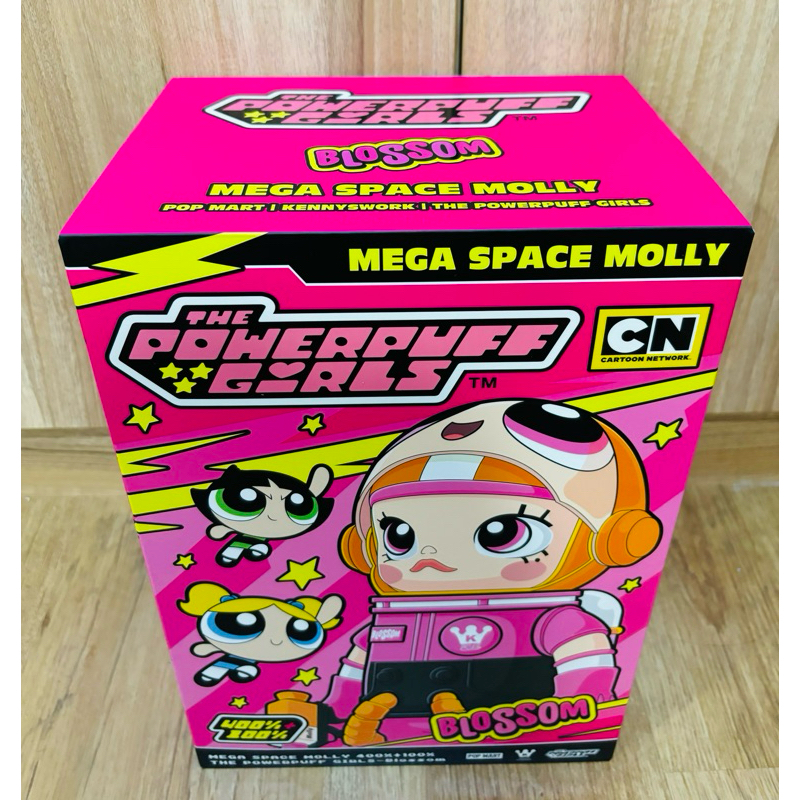 《LEO》POPMART 泡泡瑪特 MEGA SPACE MOLLY 400% 珍藏 飛天小女警 花花 全新內殼未拆現貨