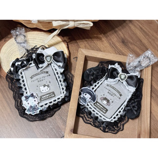 現貨 日本 三麗鷗 Sanrio 黑色蕾絲 卡套 吊飾 識別證 kitty 美樂蒂