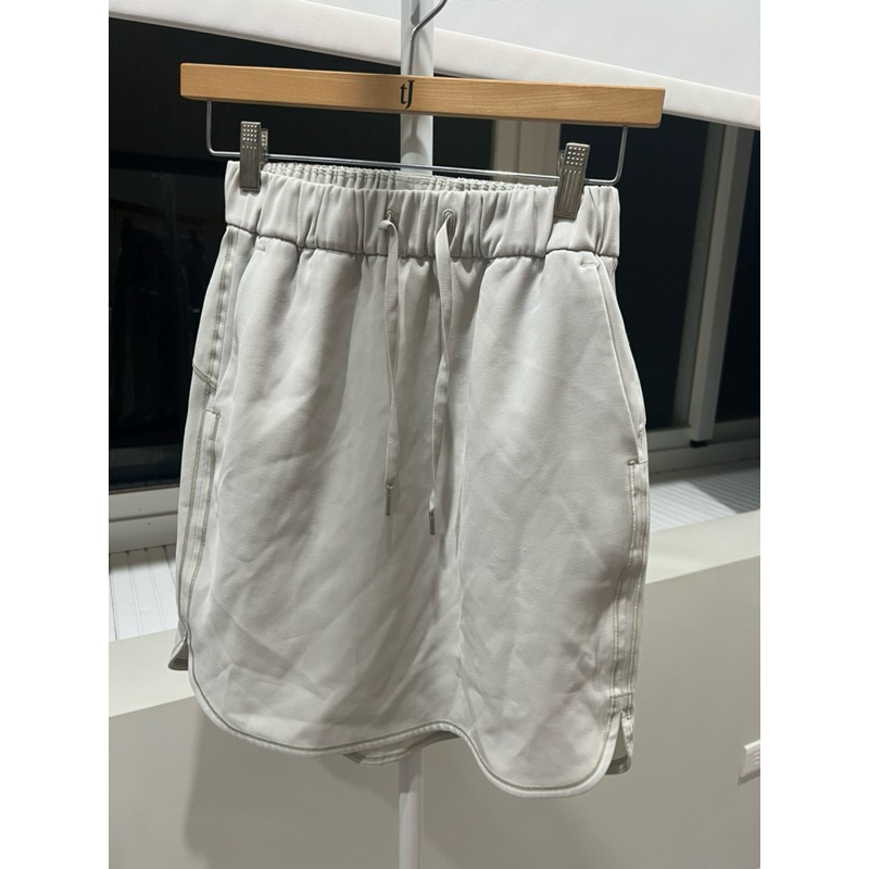 lululemon 五分裙（四號）