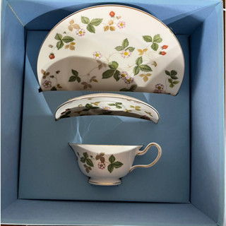 英國製Wedgwood 野草莓咖啡點心餐盤禮盒組
