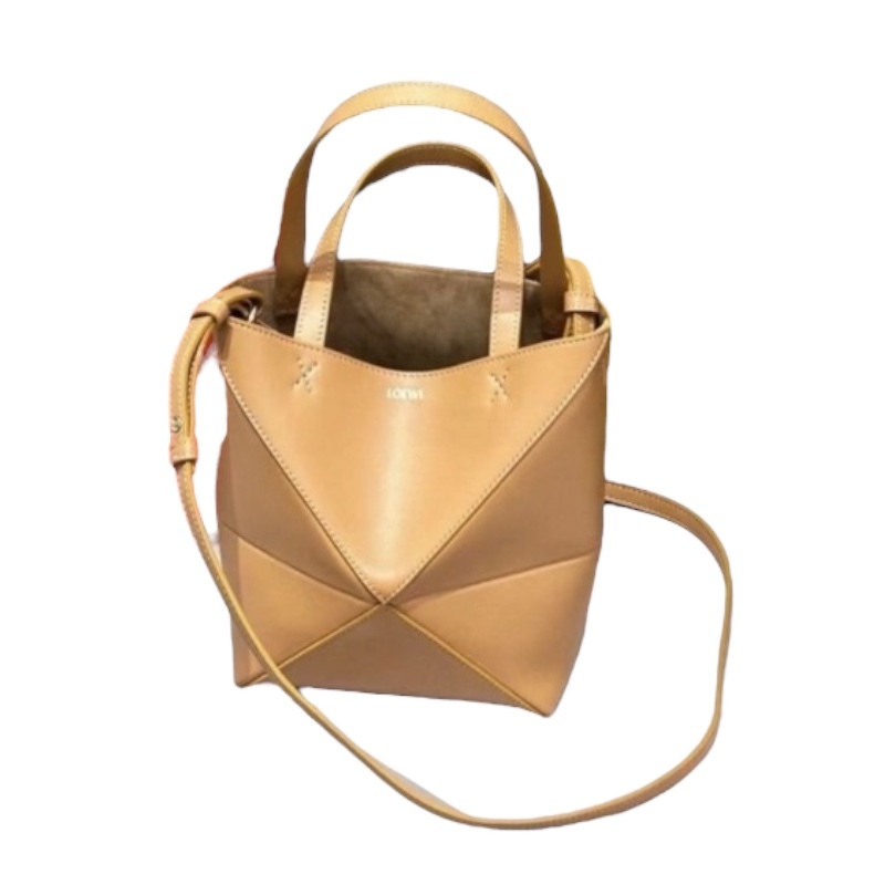 Loewe 迷你亮面小牛皮 Puzzle Fold 折疊托特包 暖沙色《當季專櫃正售★全新商品 》
