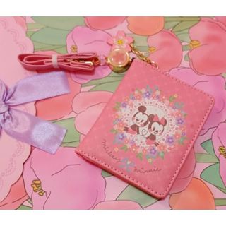現貨正版Disney 櫻花季🌸 伸縮證件卡套 迪士尼迪士尼公主小熊維尼 米奇與米妮🌸 可放多張卡 或照片 多功能