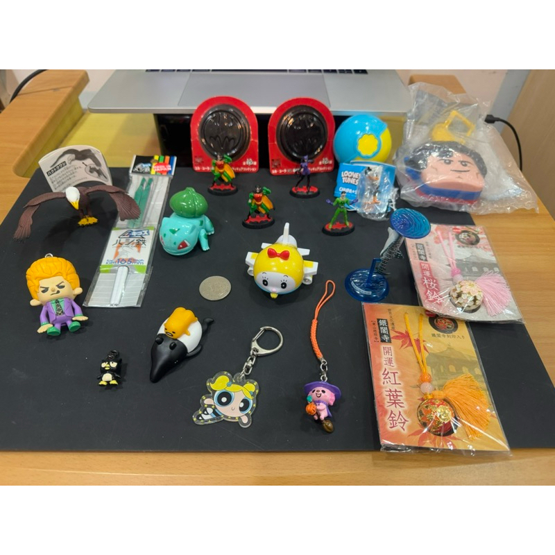 二手 玩具 公仔 紀念品 哆啦美 飛機 蛋黃哥 馬來貘 吉良吉影 lego 超人 羅賓 貓女 美麗海 水族館 銀閣寺吊飾