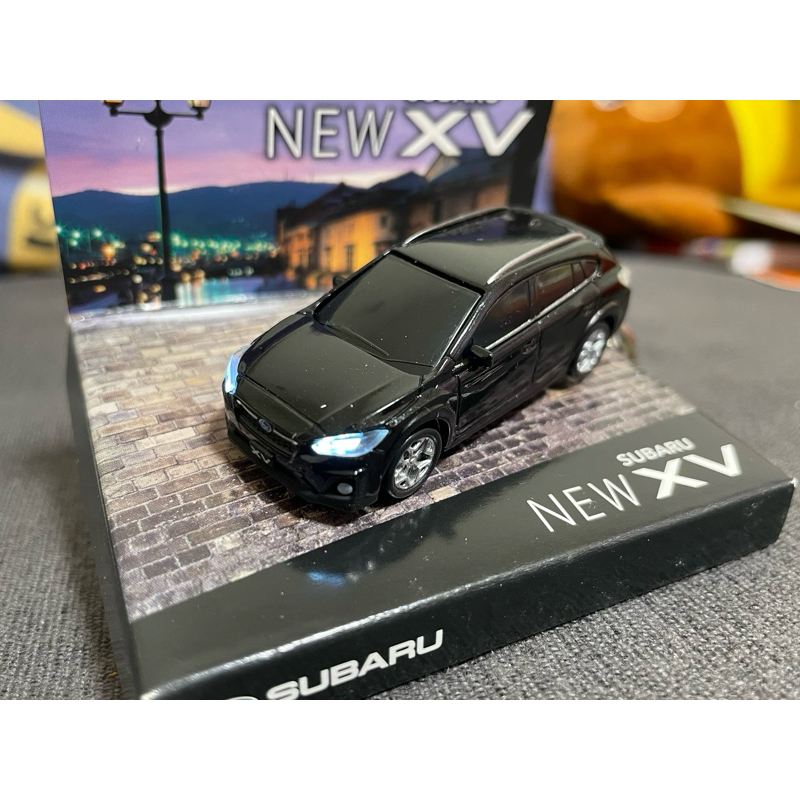 二台subaru Xv 1/72原廠模型車鑰匙圈，車燈會亮