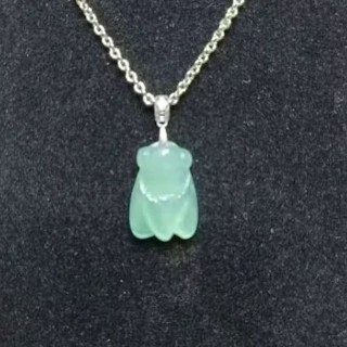 玉貴人…天然純白k金 玻冰種小小蟬翡翠玉墜項鍊，特價.