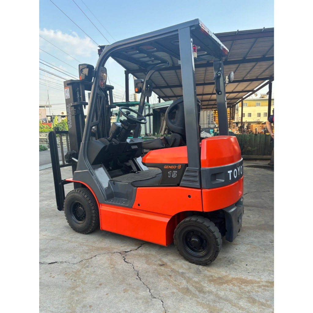 TOYOTA 豐田1.5噸坐式電動堆高機 汽油柴油堆高機 拖板車 自走式 NISSAN NICHIYU KOMATSU