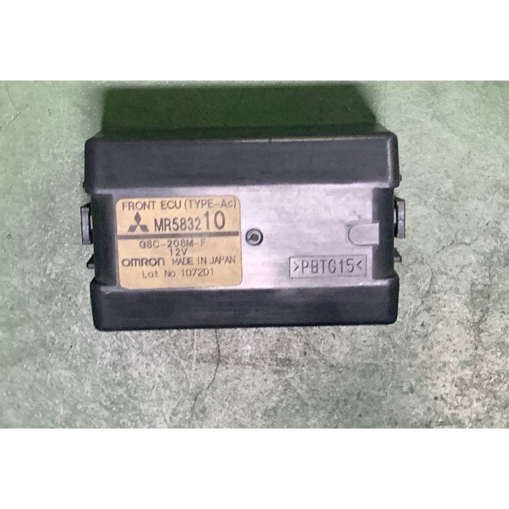 三菱 Savrin 2002年 2.0 原廠 大燈繼電器 燈光模組控制 MR583210 中古汽車零件