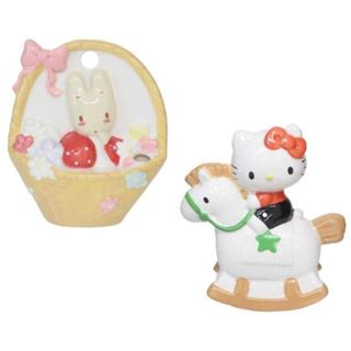 ♥小花花日本精品♥ Hello Kitty 陶瓷造型存錢筒 搖晃木馬造型 兔媽媽 陶瓷花器壁掛 居家裝飾 ~ 3