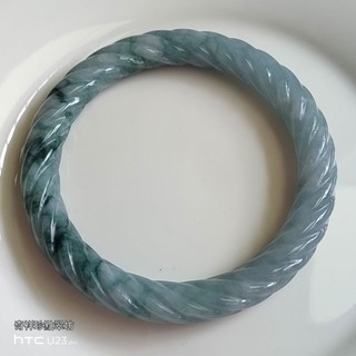 J507奇祥珍 58.5 緬甸A貨翡翠 牛仔藍飄花 雕刻鐲 麻花鐲 雕刻手鐲 手鐲 玉鐲 玉環 附臺證
