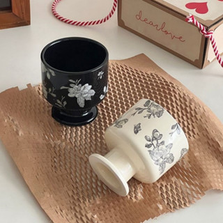 【現貨】復古小眾|山茶花紋陶瓷杯 破損包賠 高階感杯子 陶瓷杯 高腳杯 水杯 燭臺 消磁碗 飾品收納 桌上擺件 房間佈置