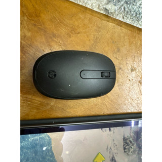 歡迎出價 HP 240 黑色 Bluetooth 無線滑鼠