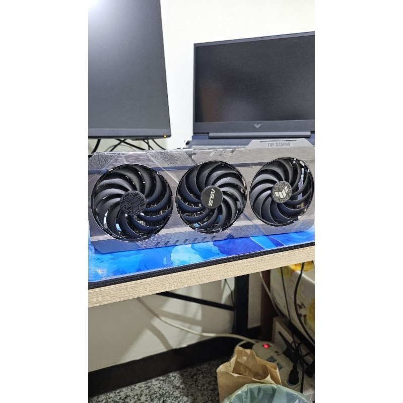 華碩TUF RTX 4090散熱器