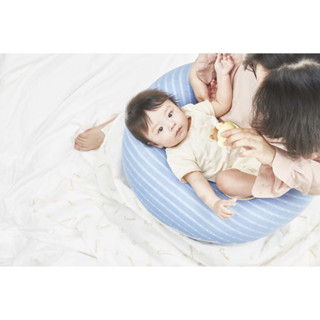 9成9新【二手近新品】Combi 輕柔感和風紗哺乳枕 哺乳墊 月亮枕 孕婦抱枕 寶寶餵奶 靠墊